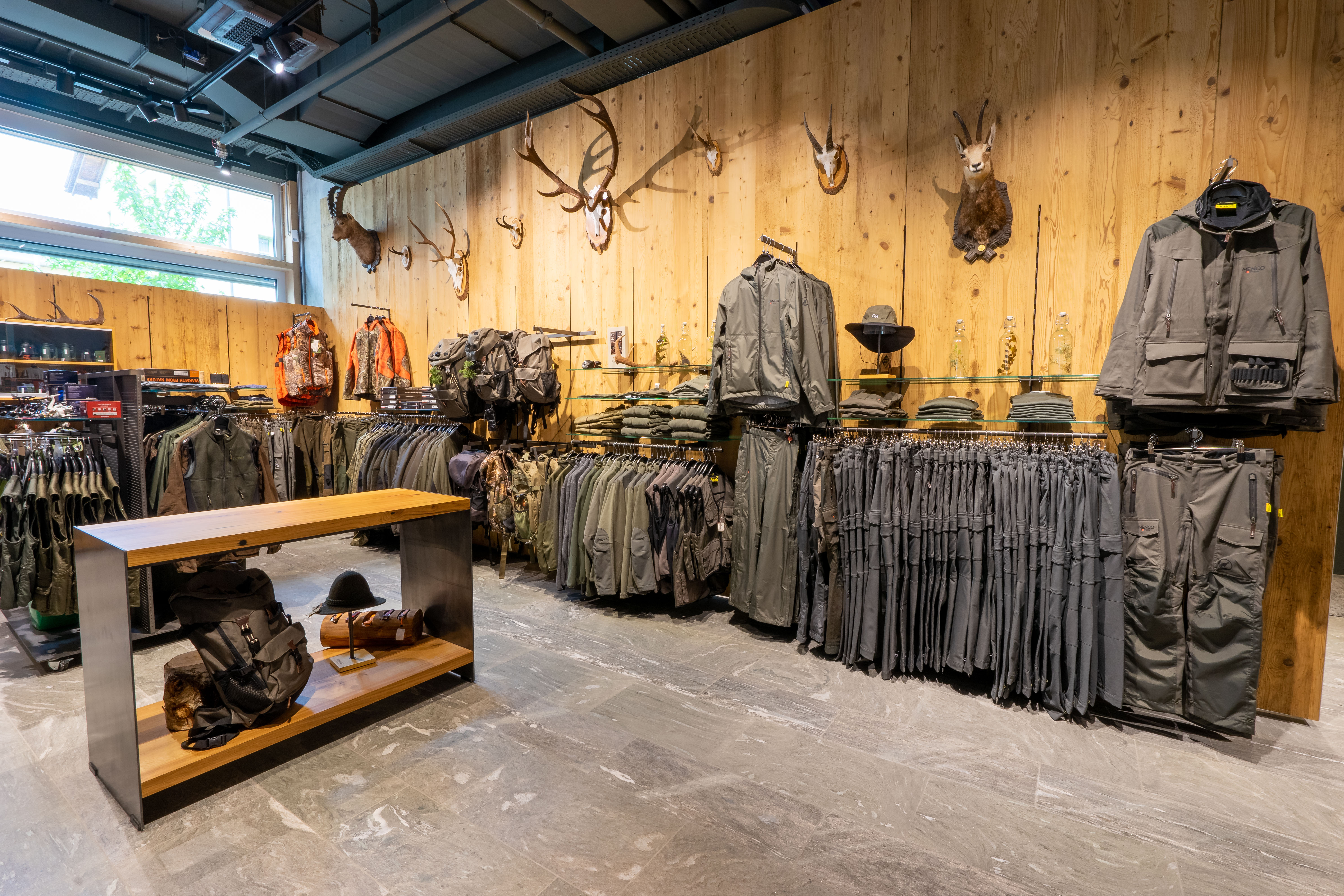Shop Ilanz Jagdabteilung